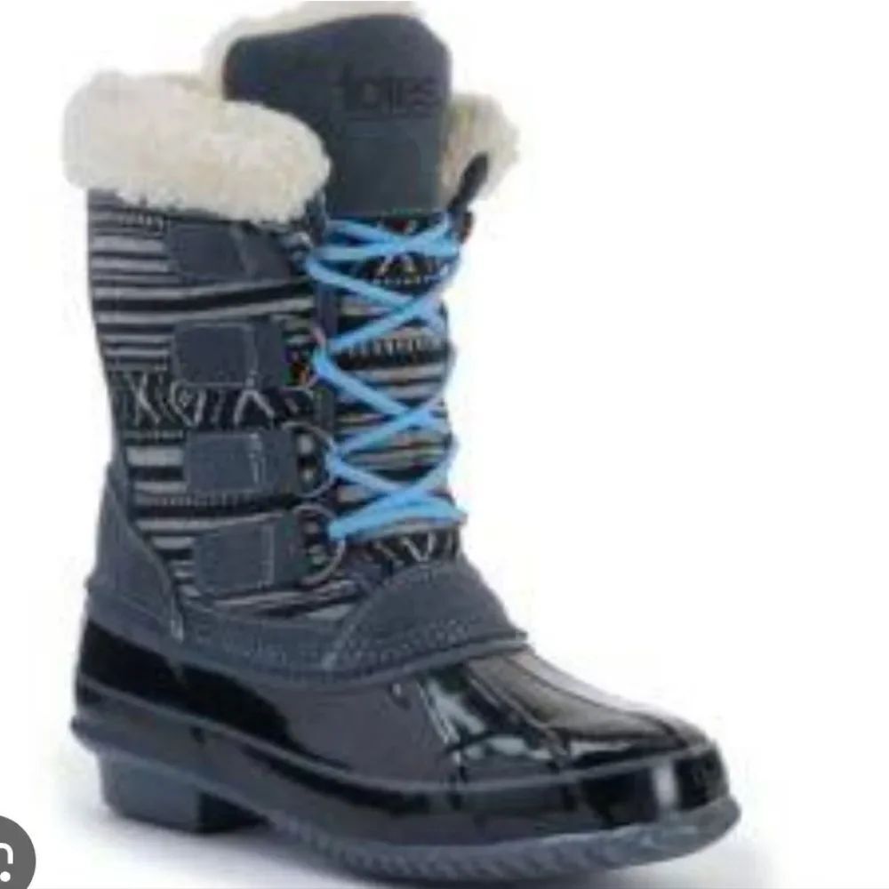 BRAND NEW TOTES KIDS STYLISH WINTER  BOOTS with BLUE LACES